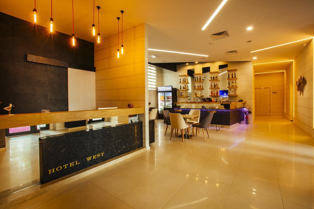 Hotel West Μπατούμι Εξωτερικό φωτογραφία