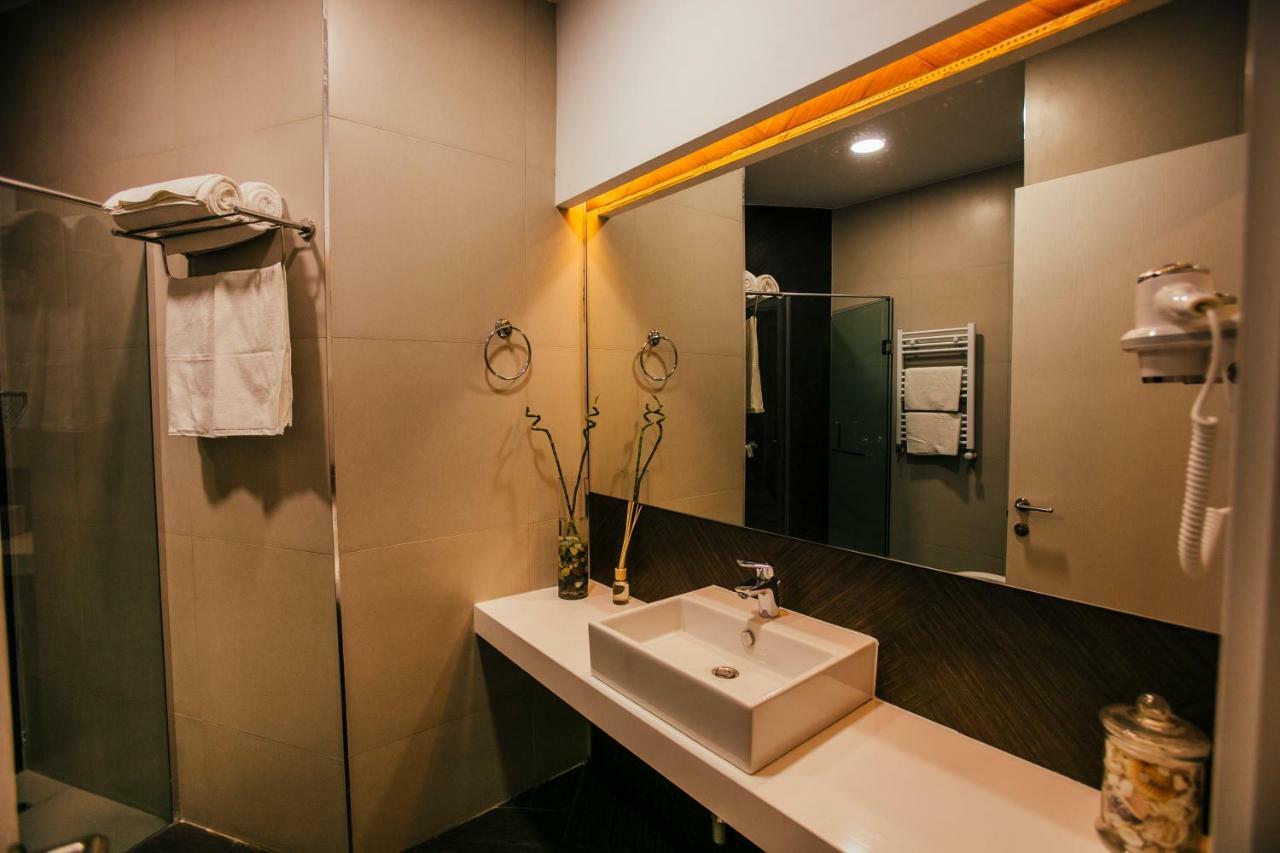 Hotel West Μπατούμι Εξωτερικό φωτογραφία